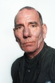 Filme si seriale cu Pete Postlethwaite